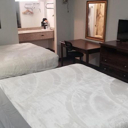 Hotel 2 Queen Beds Hotel Room 135 Booking Stillwater Dış mekan fotoğraf