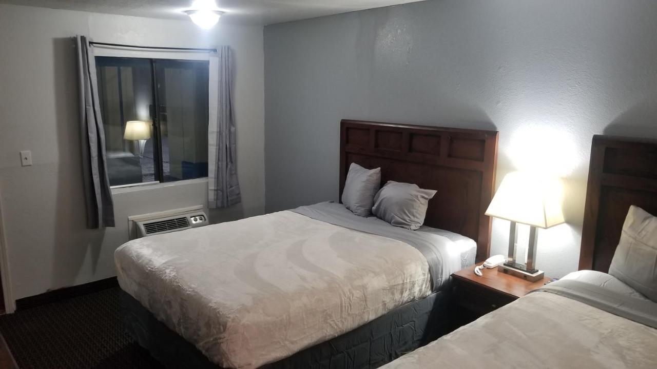 Hotel 2 Queen Beds Hotel Room 135 Booking Stillwater Dış mekan fotoğraf