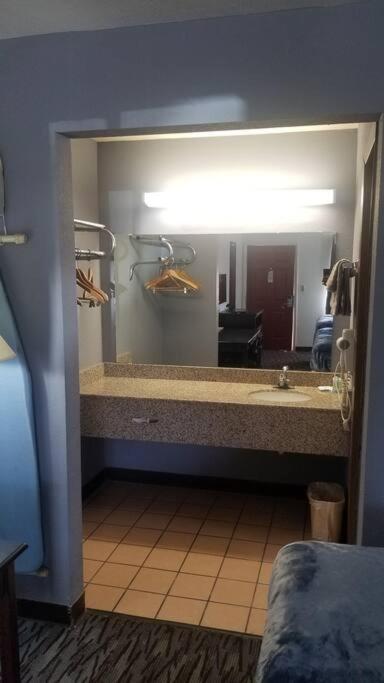 Hotel 2 Queen Beds Hotel Room 135 Booking Stillwater Dış mekan fotoğraf