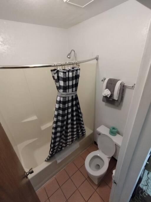 Hotel 2 Queen Beds Hotel Room 135 Booking Stillwater Dış mekan fotoğraf